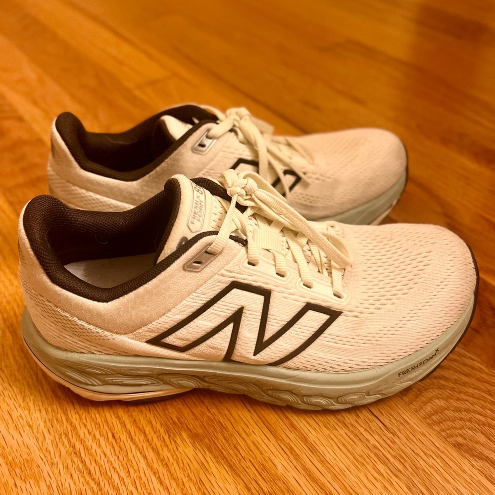 New Balance Cream and Black Women's Sneakers